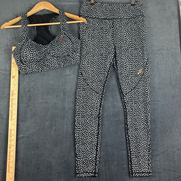 DOYOUEVEN Black Speckle TOP & LEGGINGS SET with Rose Gold Lettering and details! - Picture 2 of 14